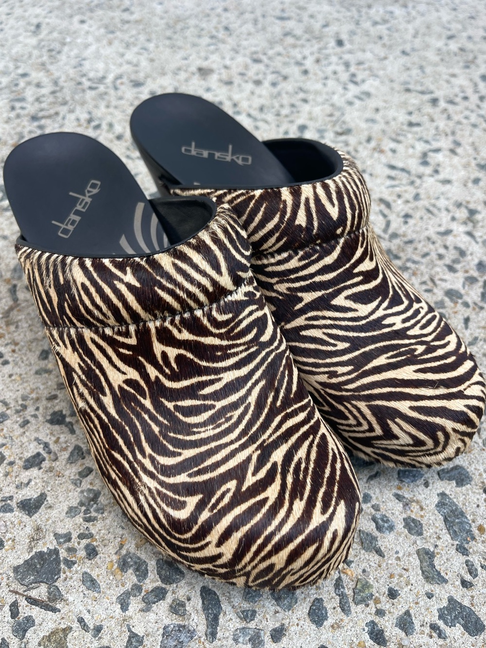 Dansko Zebra Print Haircalf Leather Mules Clogs Slip On Heels Women’s Size 10
